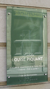 LOUISE PIQUANT　看板